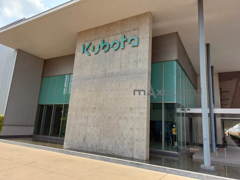 Kubota research and development / MAXGUARD Frosted white
