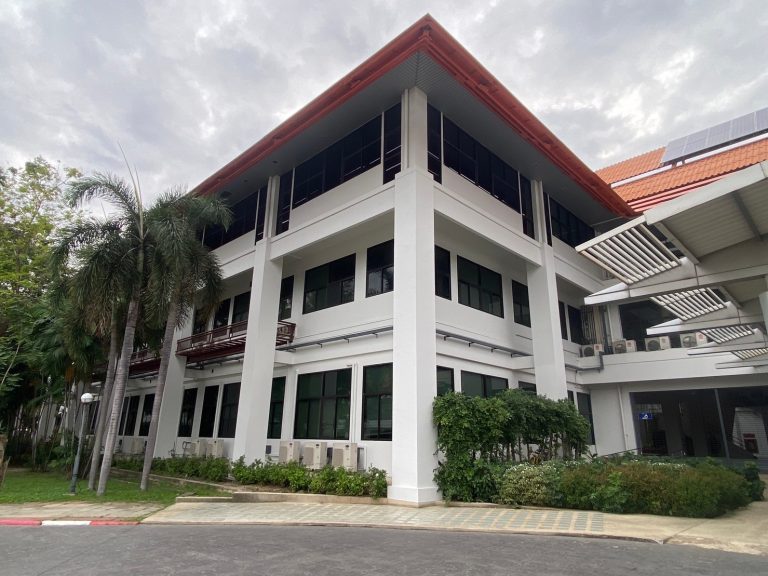ติดฟิล์มออฟฟิศ กองทรัพยากรมนุษย์ มธ. ศูนย์รังสิต / MAXGUARD NC35 , BDF15